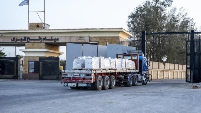 Llega a Egipto a través de Rafah el primer grupo de pacientes palestinos llegados de Gaza