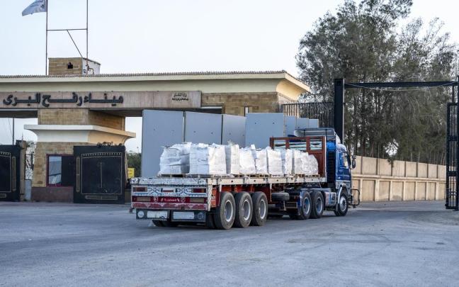 Llega a Egipto a través de Rafah el primer grupo de pacientes palestinos llegados de Gaza