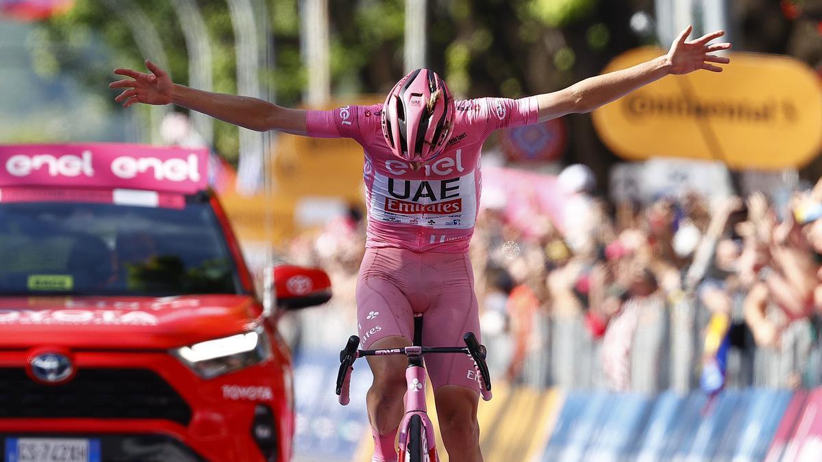 Reverencia final tras otra soberbia actuación.