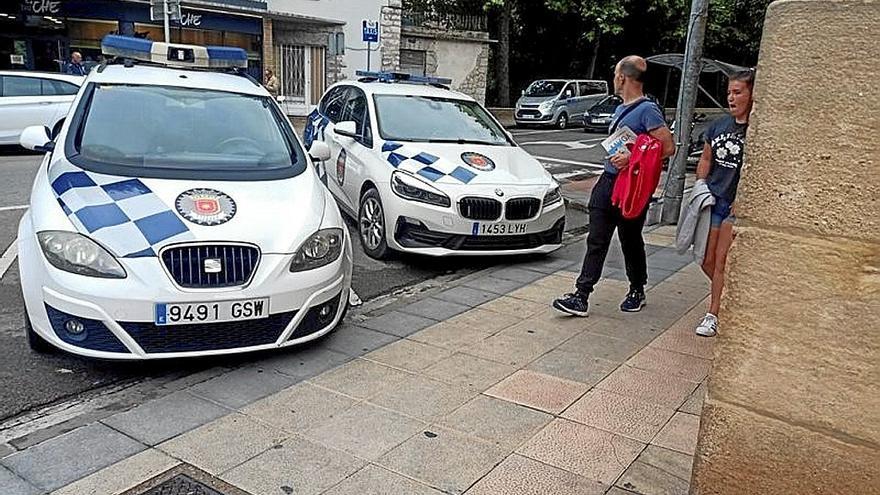 Vehículos de Policía Municipal de Estella-Lizarra, en 2022.