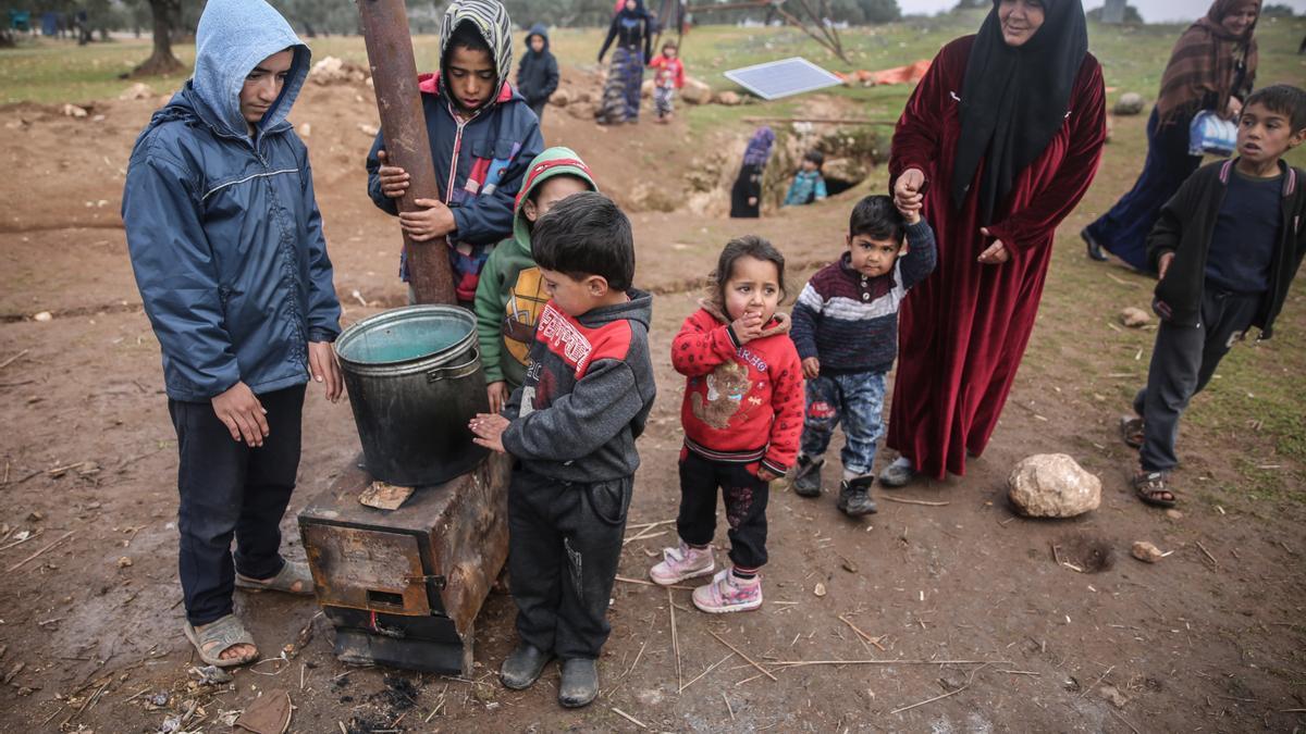 Siria acaba de cumplir doce años de guerra, por lo que miles de menores solo conocen el horror de crecer bajo un conflicto bélico viendo vulnerados sus derechos.