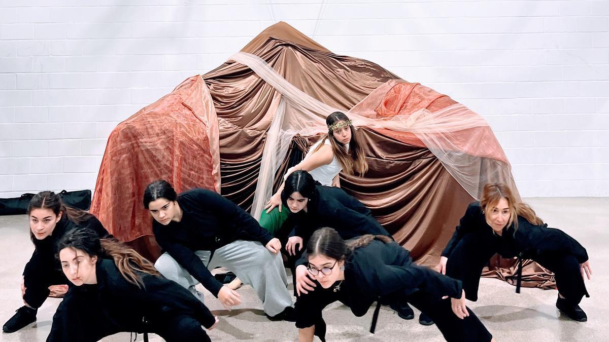 Las bailarinas de Arima durante un ensayo del espectáculo 'Materia'.