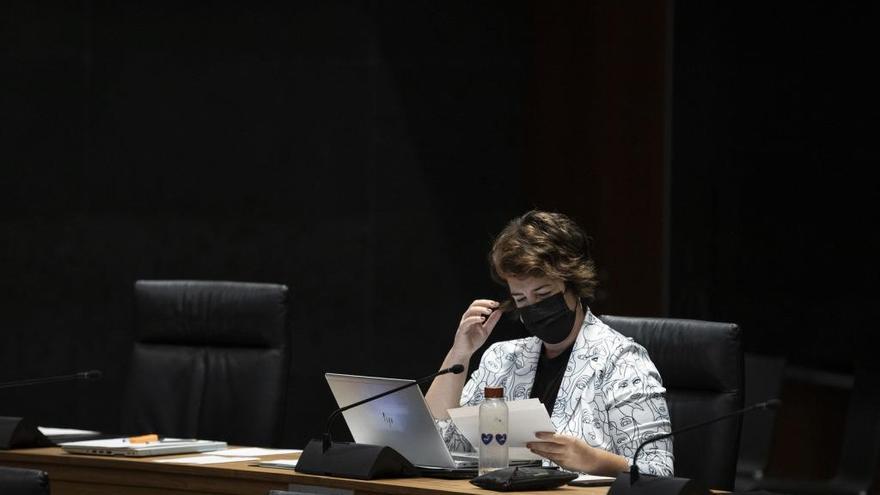 Ainhoa Aznárez en el Parlamento de Navarra.