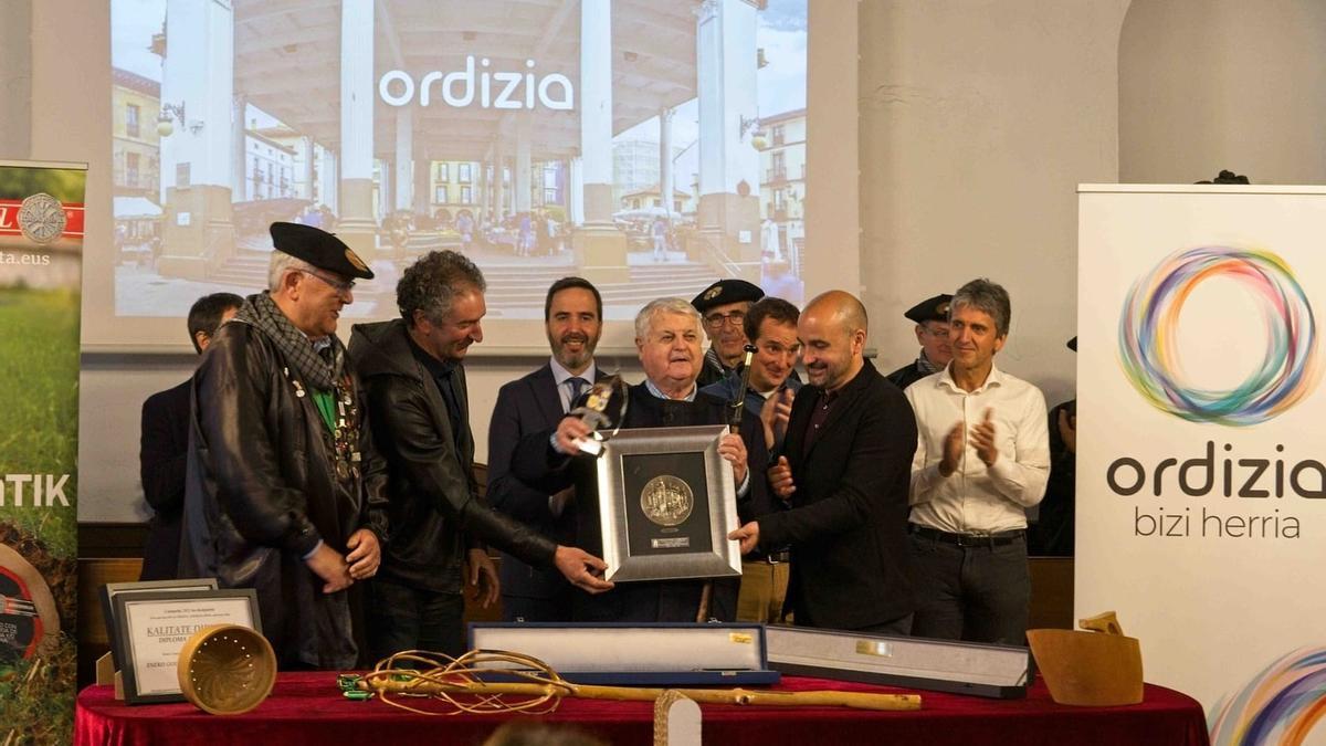 Homenaje a Luis de Lezema en Ordizia