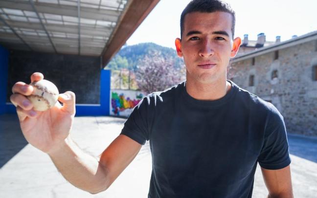 Xabier Rekalde posa en Dima.