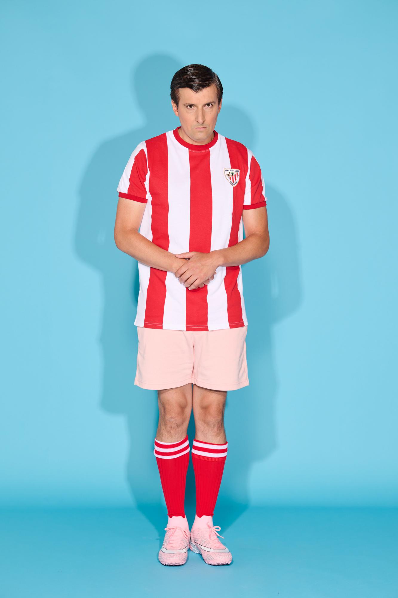 Javier Antón interpreta a diversos personajes en 'Vaya semanita'.