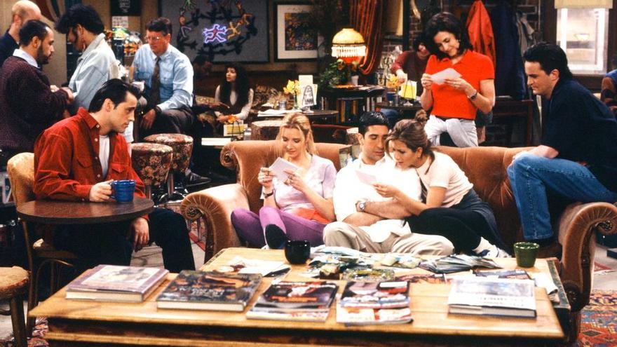 Los seis protagonistas de la serie ‘Friends’, reunidos en el Central Perk