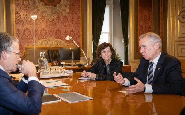 Encuentro entre Iñigo Urukullu, presidente de la Fundación eAtlantic y el vicealcalde de Lisboa, Gonçalo Reis.