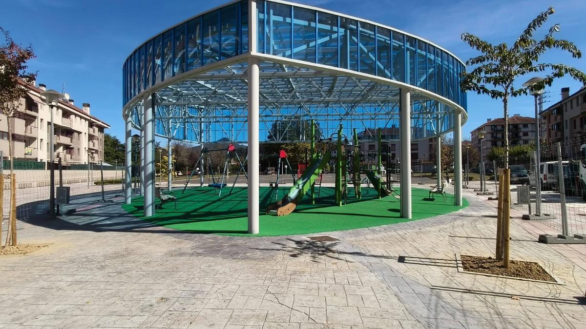 El renovado parque se sitúa en la plaza entre Kortezubi Bidea y Aita Luis Villasante