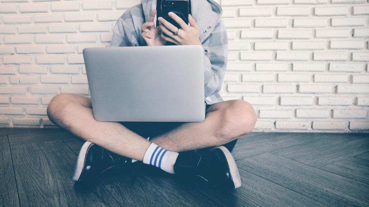 La extrema derecha y el odio han encontrado rentabilidad en el Internet.