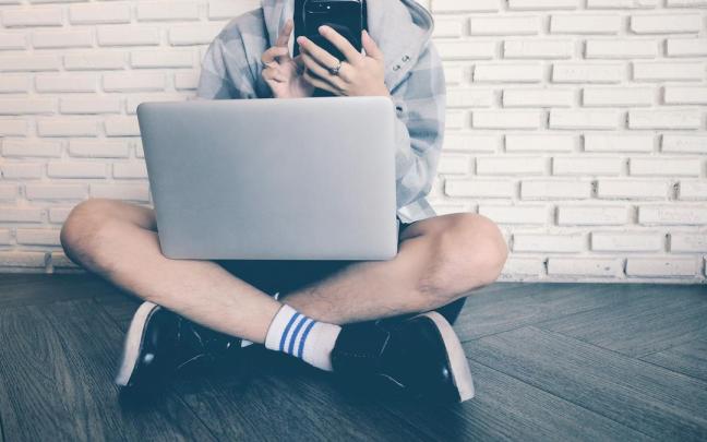 La extrema derecha y el odio han encontrado rentabilidad en el Internet.