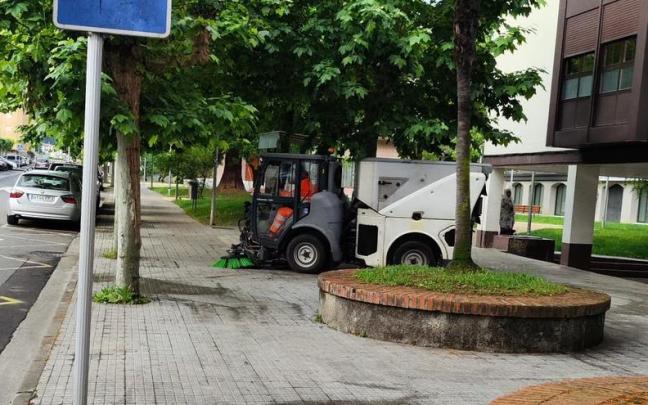 La barredora que actualmente limpia en las calle.s