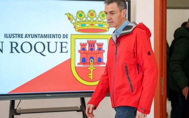 Sánchez, durante su visita a la zona de Andalucía afectada por las fuertes lluvias.