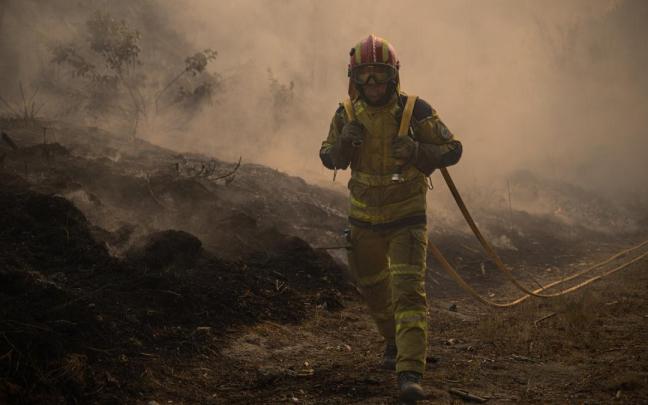 Semana negra de incendios: Cuatro muertos y 120.000 hectáreas quemadas