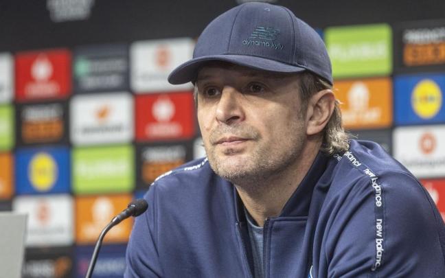 El entrenador del Dinamo de Kiev, Oleksandr Shovkovskyi. / JAVIER ETXEZARRETA