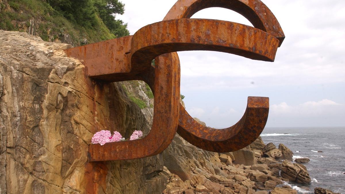 El impresionante Peine de los Vientos de Chillida.