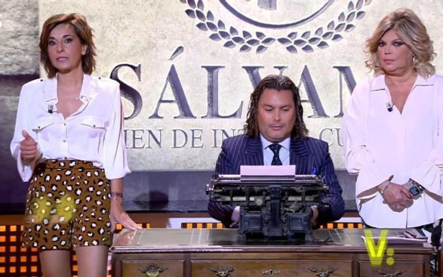 Adela González y Terelu Campos, con el abogado Jorge Albertini. Adela González y Terelu Campos, con el abogado Jorge Albertini.