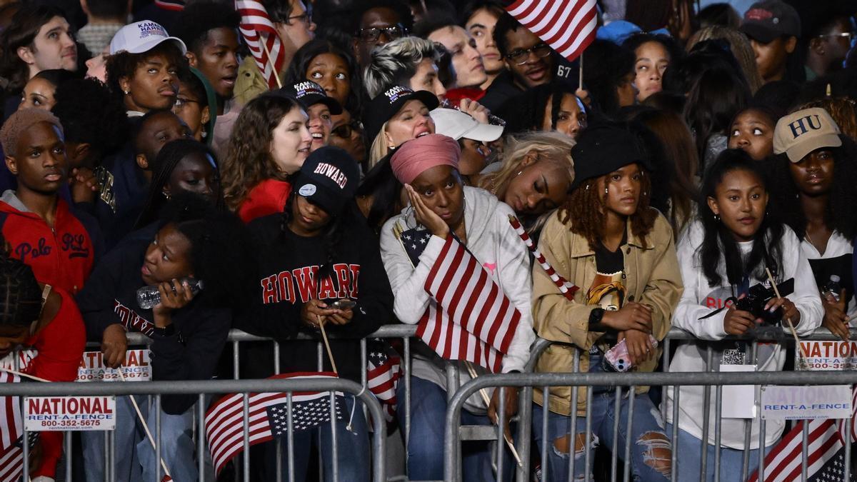 Seguidores de Kamala reaccionan desde Washington a la victoria de Trump.