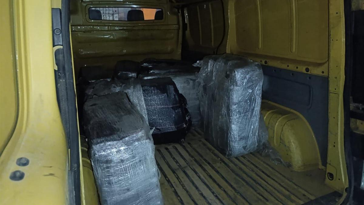 Parte de la cocaína confiscada a la organización criminal.