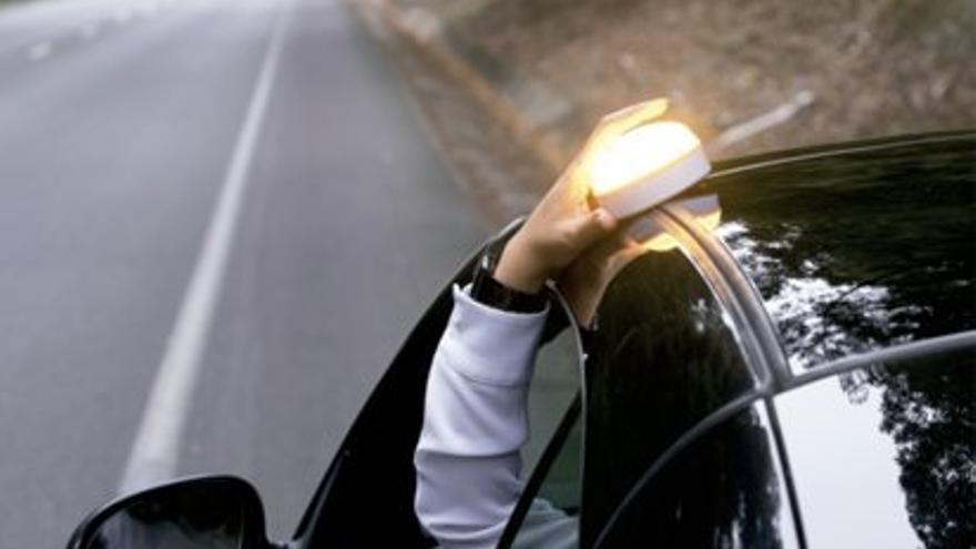El 80% de conductores aún no ha comprado la nueva luz de emergencia v-16