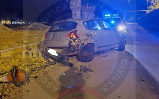 Estado en el que ha quedado el vehículo camuflado de la Guardia Civil.