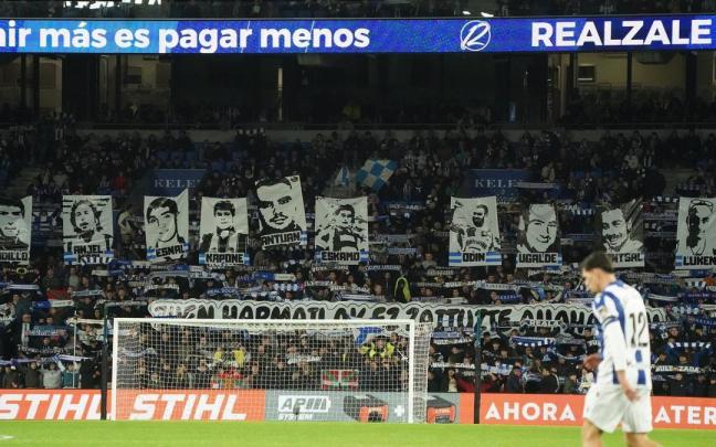 Anoeta empuja a la Real contra la UD Las Palmas. / RUBEN PLAZA