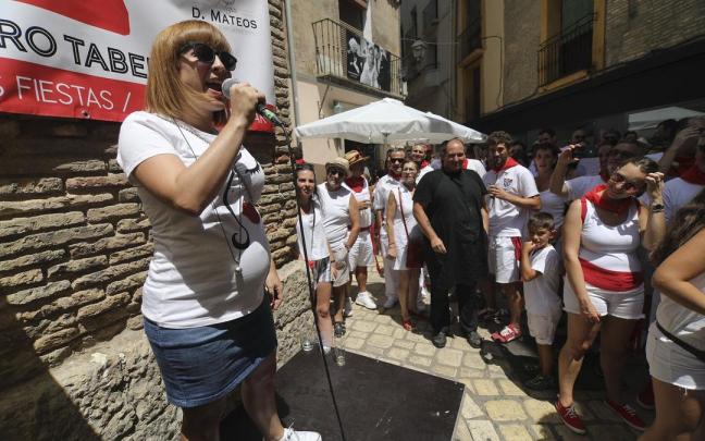 Concurso de irrintzis en las fiestas de una localidad del sur de Navarra.
