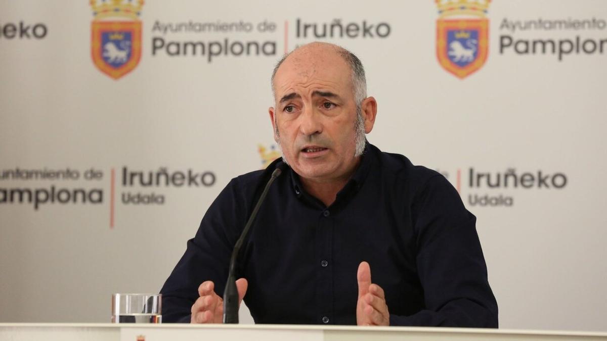 Joxe Abaurrea, en una rueda de prensa como responsable de Urbanismo.