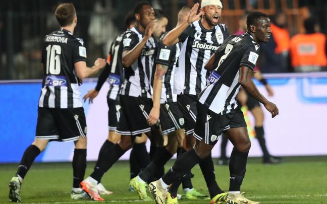 Los jugadores del PAOK celebran el gol de Camara al Levadiakos, en la jornada liguera del fin de semana (victoria 1-0). / PAOK