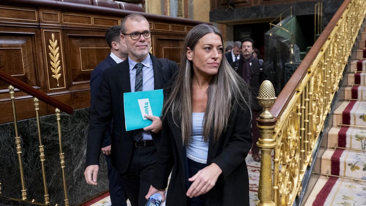 El diputado de Junts Josep Maria Cruset y la portavoz de Junts en el Congreso, Miriam Nogueras, llegan a una sesión plenaria.