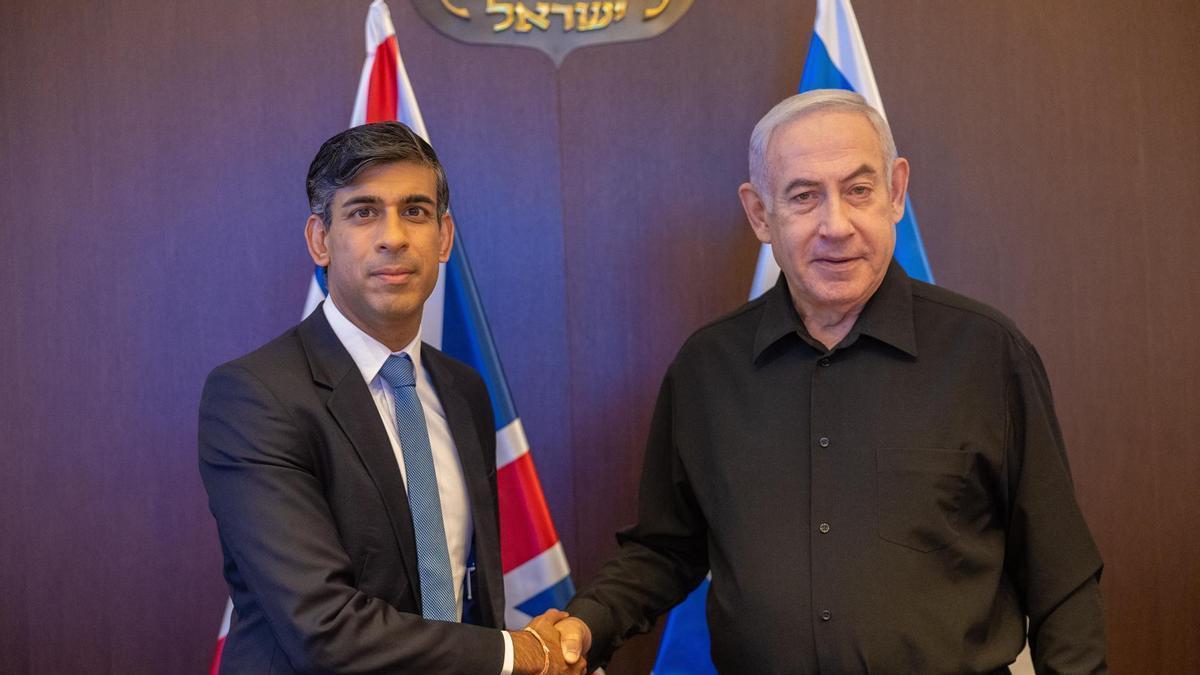 El primer ministro británico, Rishi Sunak, junto a su homólogo israelí Benjamin Netanyahu.