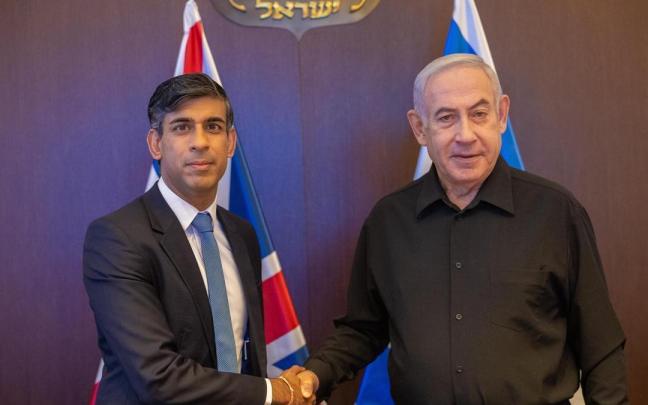 El primer ministro británico, Rishi Sunak, junto a su homólogo israelí Benjamin Netanyahu.