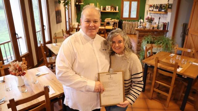 Iker Uranga y Lorena Arteaga despiertan los sentidos en Zirta Jatetxea.