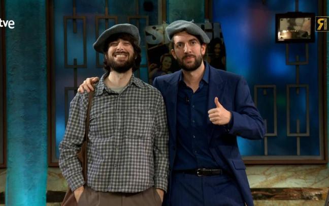 David Uclés junto a David Broncano en 'La Revuelta'