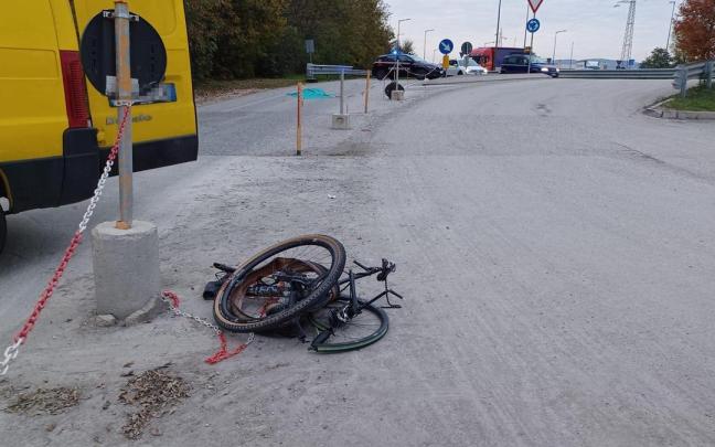 Estado en el que quedó la bicicleta de Rebellin tras el accidente.