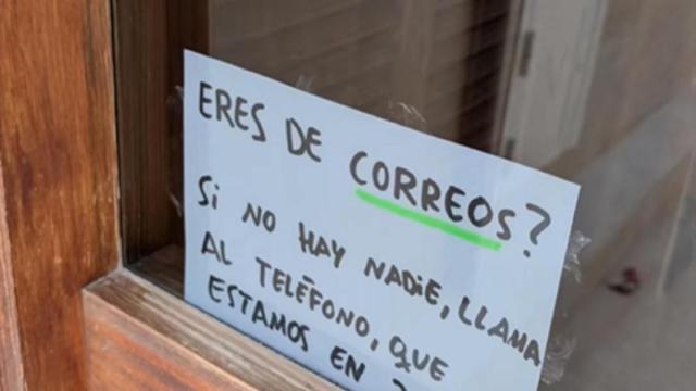 Los residentes de una comunidad en Santa Margalida, en Mallorca, han decidido acabar con todos estos envíos infructuosos a golpe de cartel.
