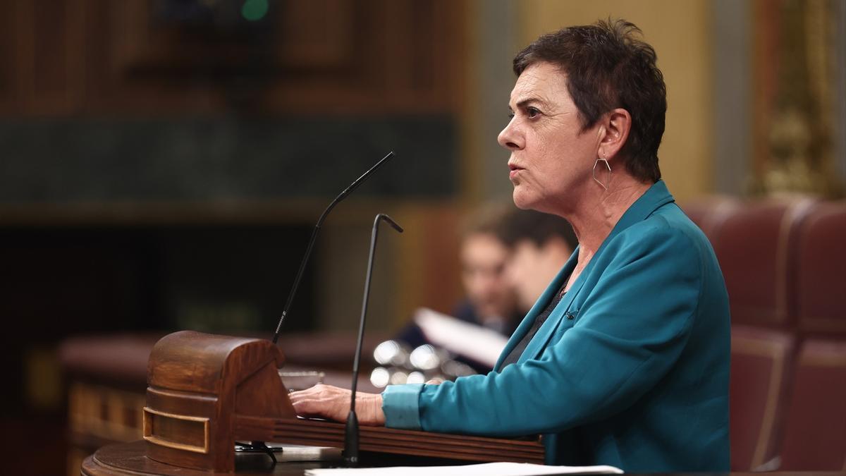 La portavoz de EH Bildu, Mertxe Aizpurua, interviene durante una sesión plenaria en el Congreso de los Diputados, a 3 de septiembre.