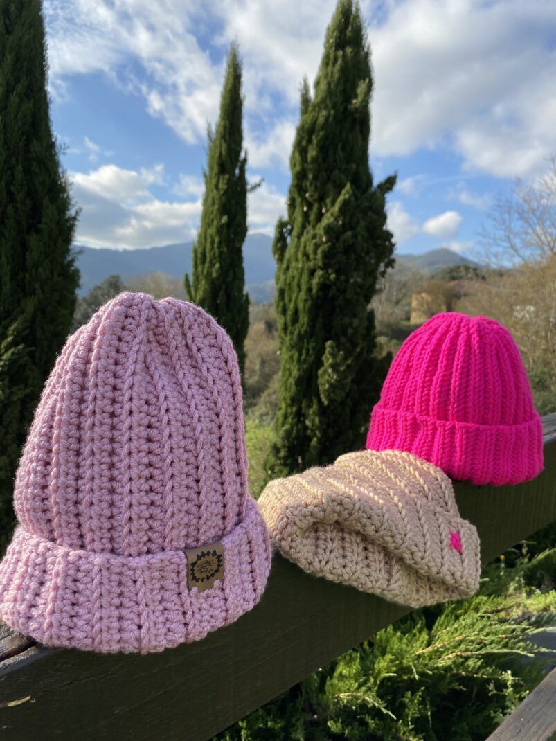 Los gorros ‘Galdames’ en varios colores.