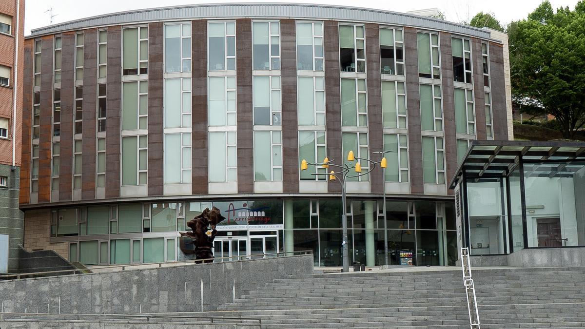 Una de las propuestas es renovar las instalaciones y mobiliario del Centro Sociocultural de Abusu