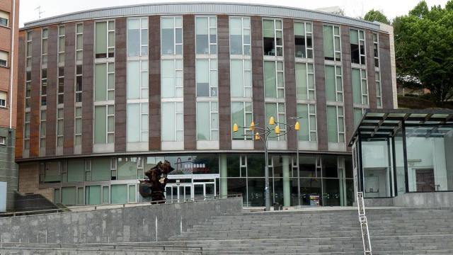 Una de las propuestas es renovar las instalaciones y mobiliario del Centro Sociocultural de Abusu