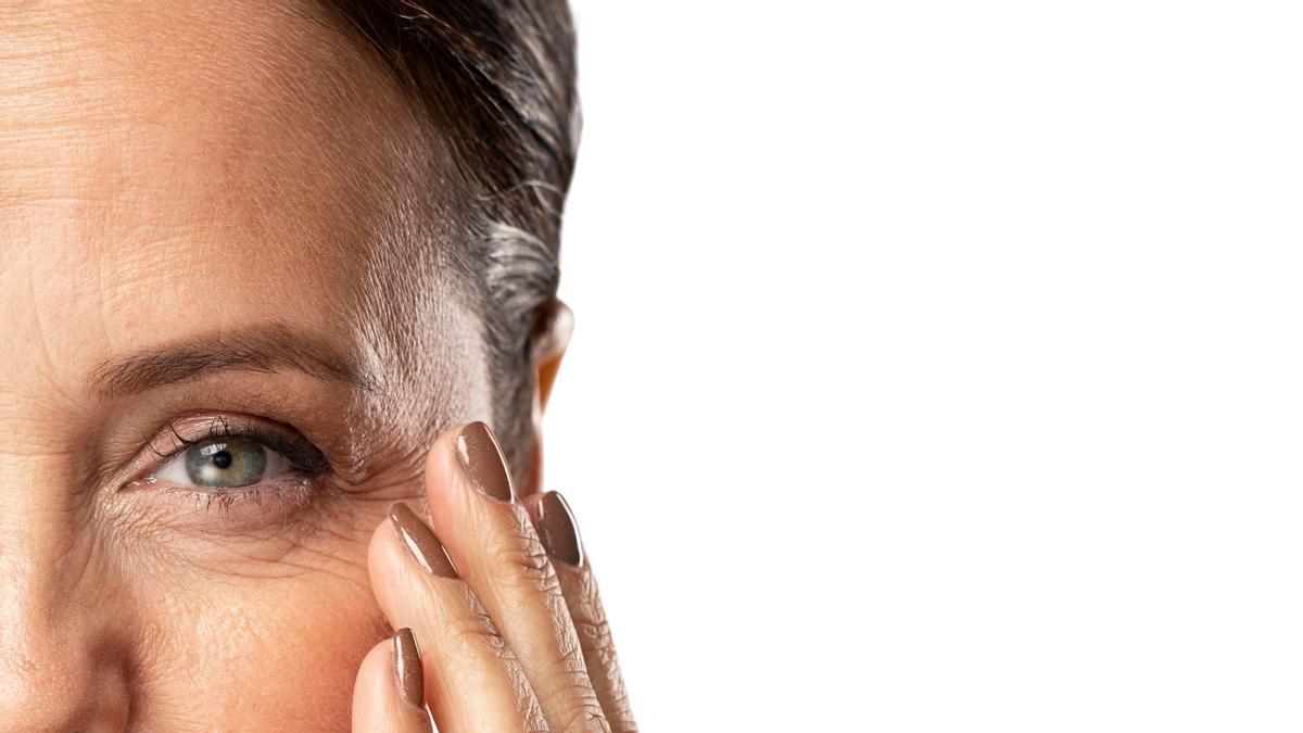 El colágeno es una proteína fundamental para la piel, que le proporciona firmeza, elasticidad e hidratación.