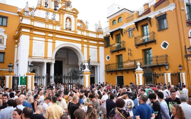 Imagen de la concentración ante la basílica de la Macarena