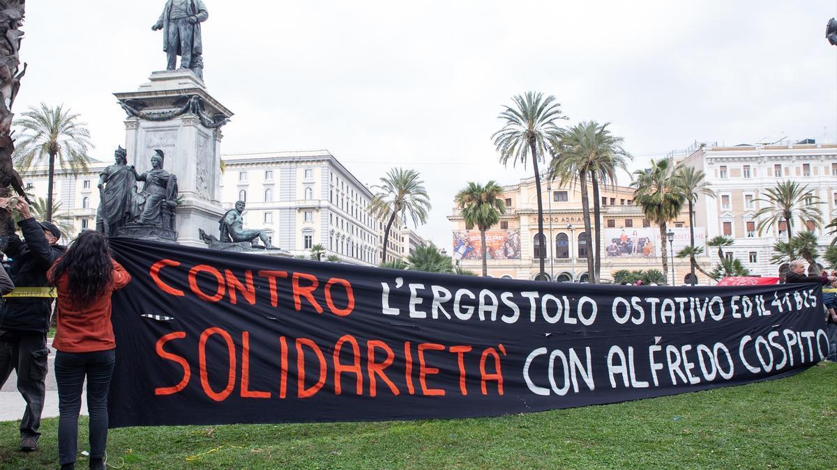 Protesta para reclamar el fin del régimen de aislamiento '41Bis' para Alfredo Cospito.
