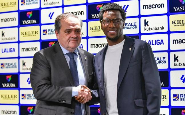 La Real presenta a Sheraldo Becker. / ARNAITZ RUBIO