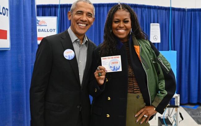 El expresidente de Estados Unidos Barack Obama y la exprimera dama Michelle Obama en el colegio electoral. / EP El expresidente de Estados Unidos Barack Obama y la exprimera dama Michelle Obama en el colegio electoral.