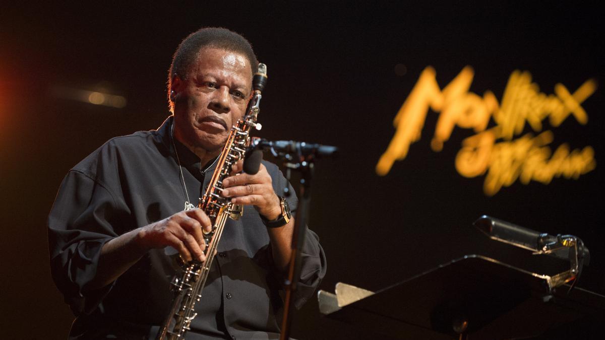 Wayne Shorter durante una actuación.