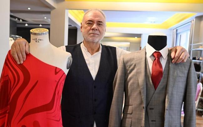 Javier Barroeta posa en su taller de Bilbao.