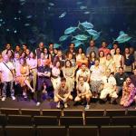 Profesorado, graduados y graduadas de diferentes promociones, y alumnado disfrutó del evento que acogió el Aquarium de Donostia.
