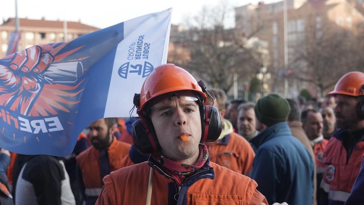 Movilización de trabajadores de Tubos Reunidos con motivo de la celebración de la BIEMH en el BEC de Barakaldo.
