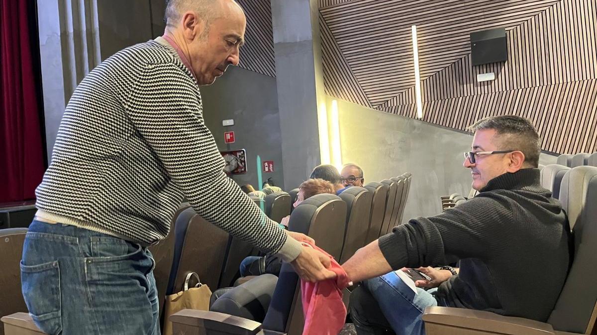 Los números afortunados fueron extraídos por público asistente al sorteo